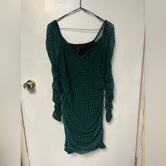 Green/Black Checkered dress - Picture 1 of 2
